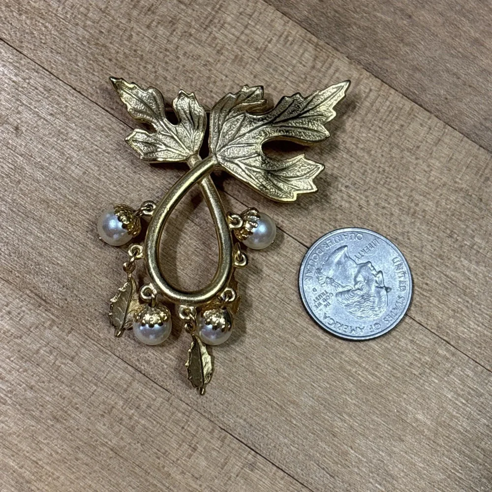 Vintage Gold Tone Faux Pearl Botanical Leaf Dangle Brooch Pin Mid Century Large